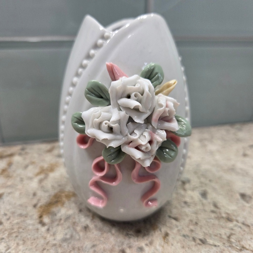 Vintage Silvestri Handcrafted Porcelain Egg Bud‎ Vase Easter Wht Pink Roses 4.5"